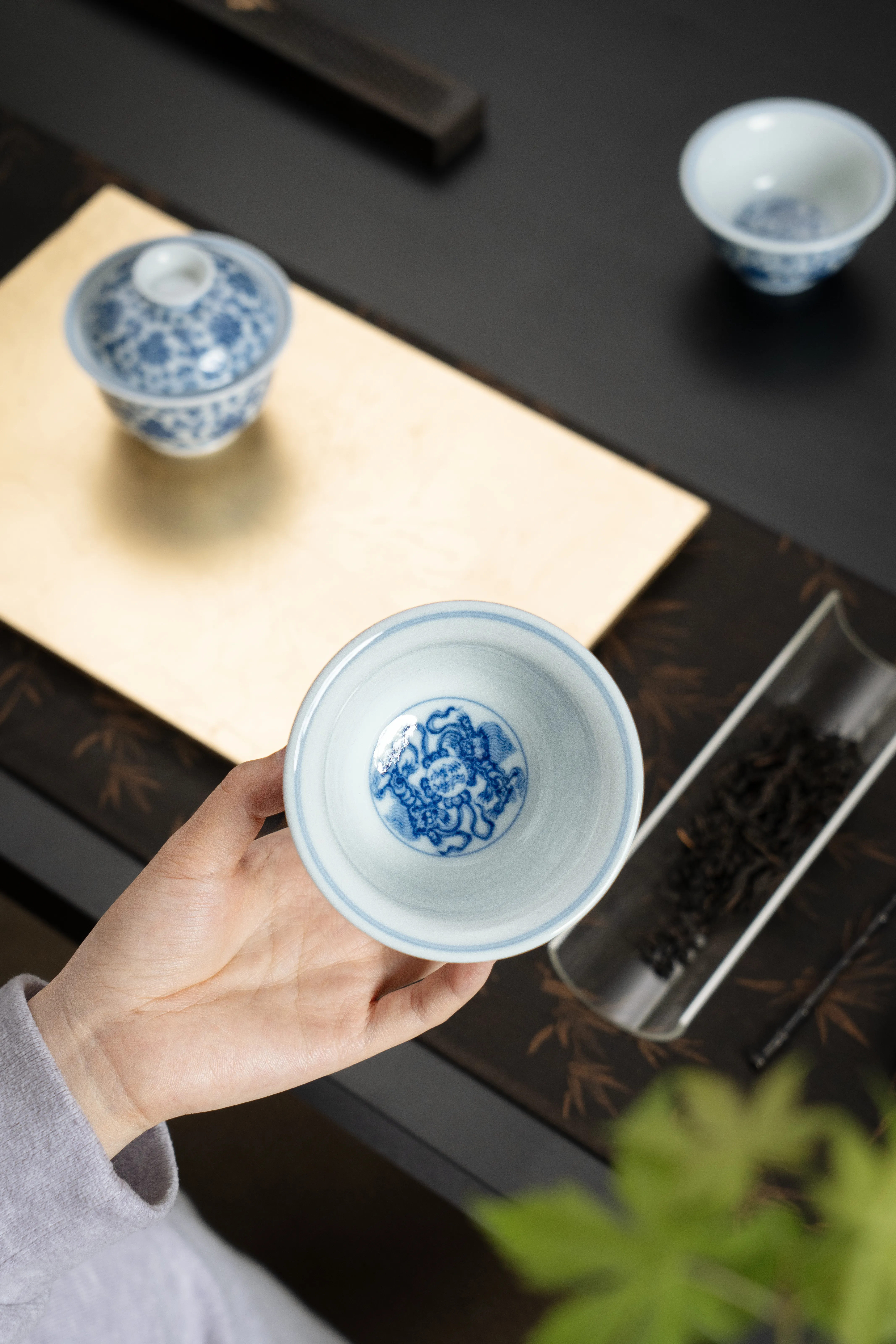 青花缠枝莲套组