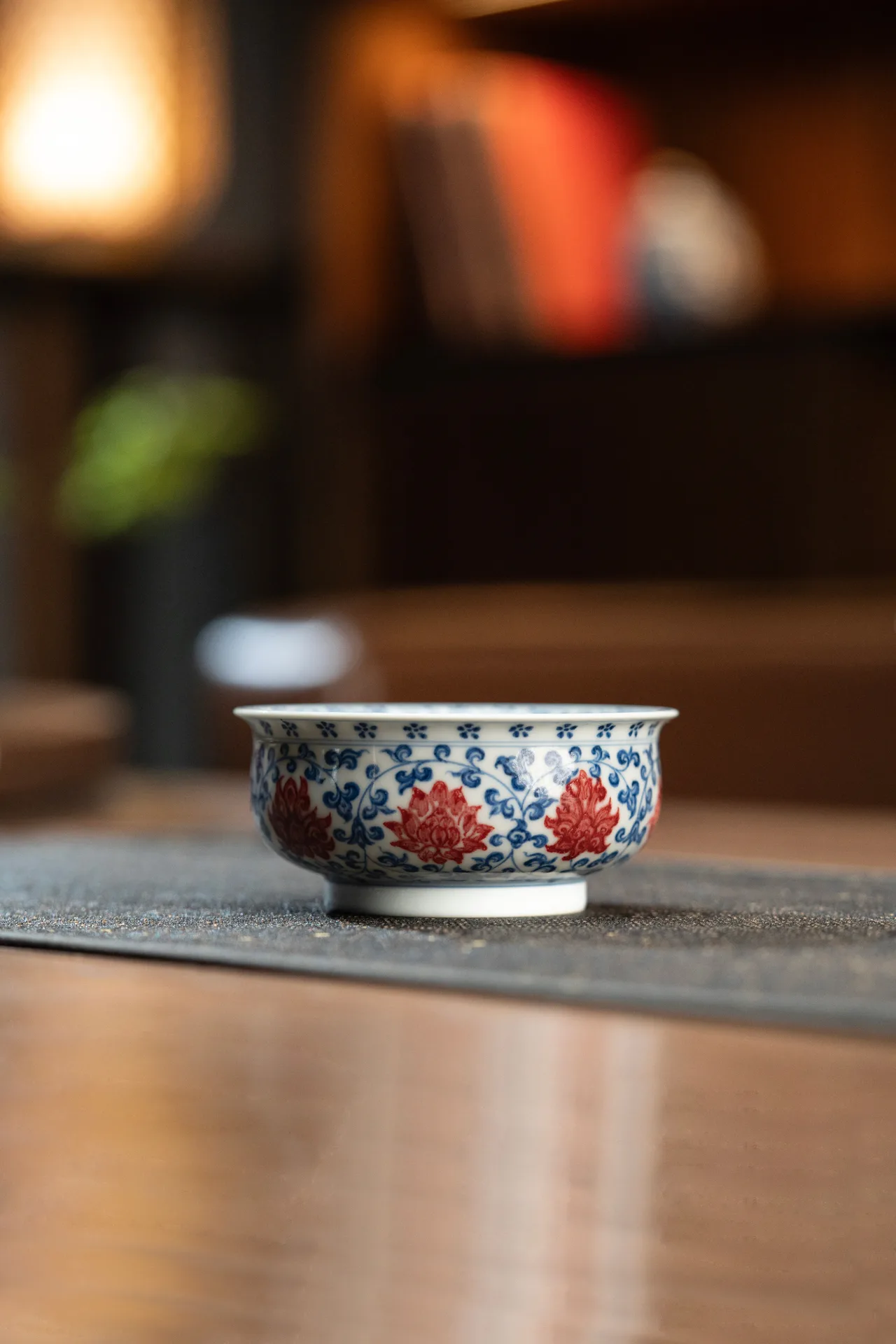 青花釉里红缠枝莲套组
