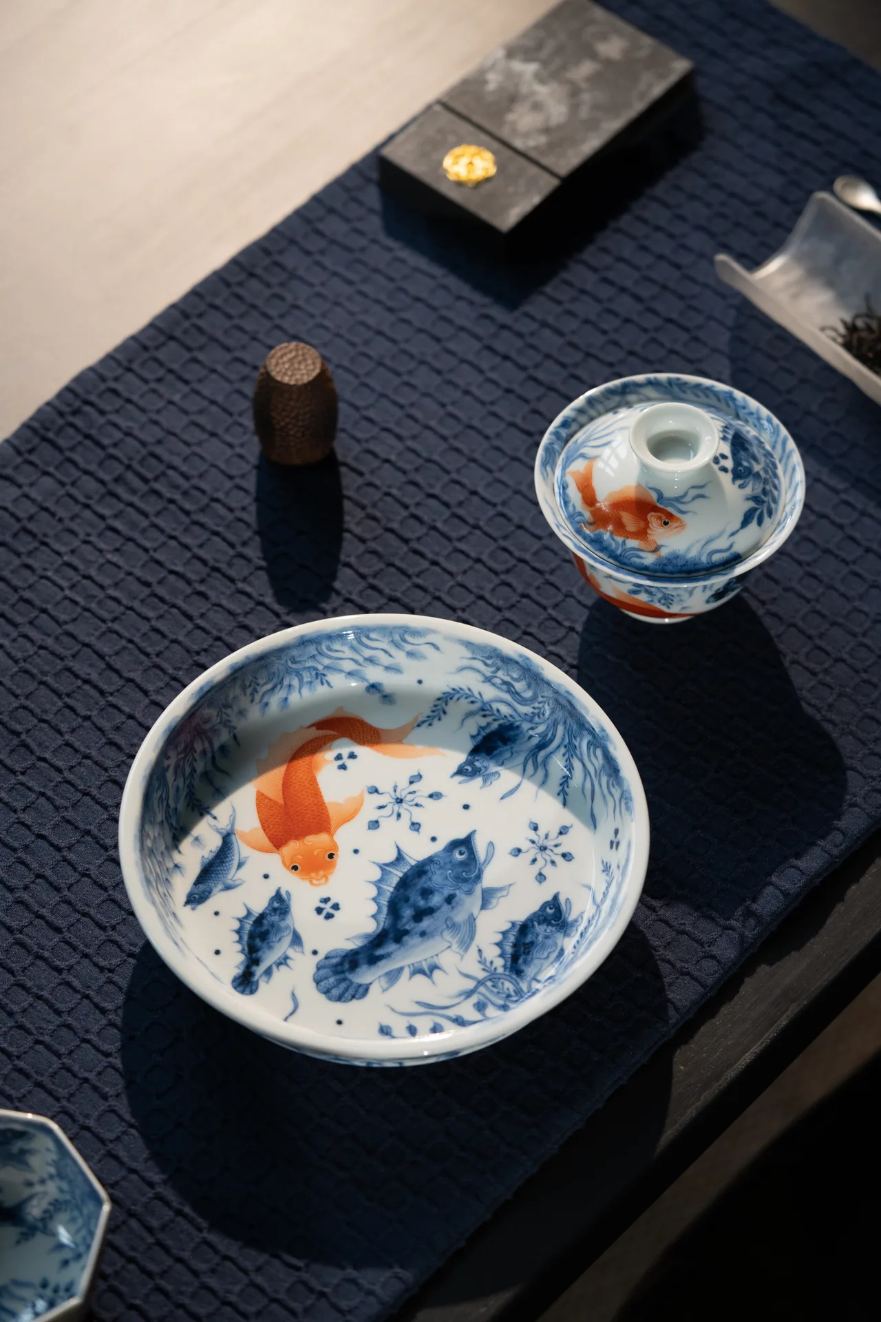 青花矾红满绘鱼藻套组