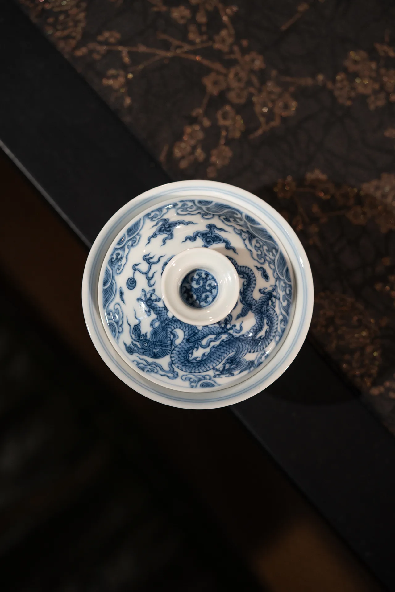 青花矾红龙纹套组